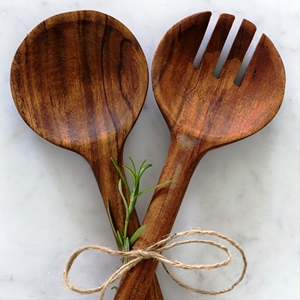 Juego de 2 Servidores de Ensalada Extra Grandes de Cuerno, Juego de Servidores de Ensalada de Madera Natural con 2 Espátulas, Utensilios Hechos a Mano Sostenibles - Product Image 6