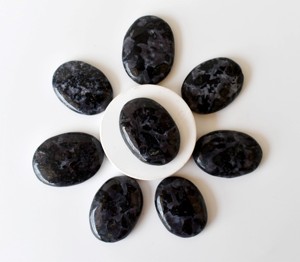 Wholesale Black Color Larkavite <b>Real</b> <b>Crystal</b> Healing Worry Stones Natural Polished Bonded Decoration Thumb stone - Product Image 4