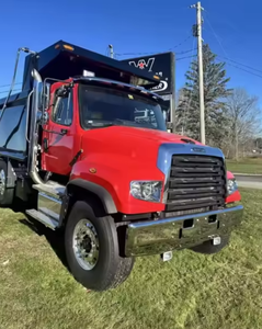 Camión Volquete Usado Freightliner S114SD de Tres Ejes, Años 2023, 2024, 2025, Motor Detroit 525HP, Transmisión Automática, Precio Accesible - Product Image 2