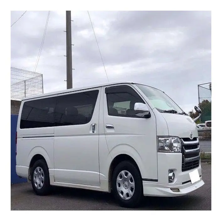 Sử dụng Toyota Hiace High Roof xe buýt