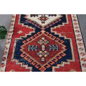 Alfombra Vintage de 3.3x11.6 pies, Alfombra Turca, Alfombra de Lana Roja con Diseño de Camuflaje - Product Image 5