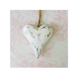 Adornos de madera de lujo para decoración del hogar, corazón colgante decorativo de temática clásica, lo mejor para Navidad y otras decoraciones festivas - Product Image 1