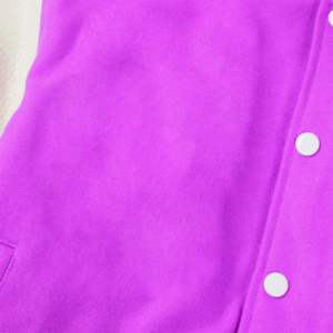 Chaqueta Varsity de Béisbol Unisex Personalizada de Alta Calidad, con Letras Bordadas, de Lana Chenille, Reversible, Transpirable y Ecológica para Invierno - Product Image 5