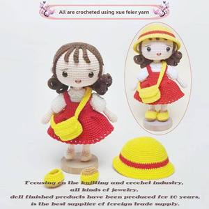 Poupées de personnages de dessins animés mignonnes faites à la main au crochet, figurines décoratives avec des boules de cerise - Product Image 2