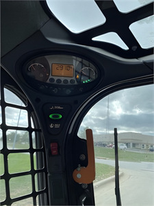 Cargadora Compacta Bobcat T770 2023 Usada en Excelentes Condiciones, en Venta con Entrega Rápida a Todo el Mundo - Product Image 6