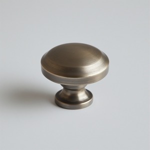 Poignée de porte antique en laiton victorien avec sculptures royales offrant force élégance antique et luxe royal - Product Image 6