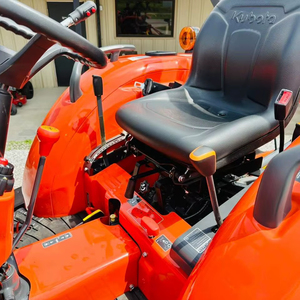 Tracteur agricole 4x4 à transmission par engrenages, 233 CV, haute productivité - Product Image 1