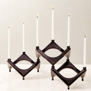Candelabro de metal con acabado plateado elegante de los mejores estilos para la iluminación de la sala de estar de Navidad del hogar, disponible para la decoración del hogar - Product Image 6