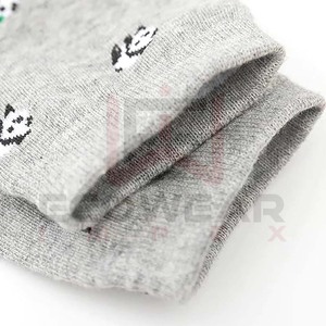 Nouveauté Chaussettes pour femmes en élasthanne/nylon à motif personnalisé Lettre Utilisation quotidienne Antibactériennes Respirantes Haute qualité Vente en gros - Product Image 4