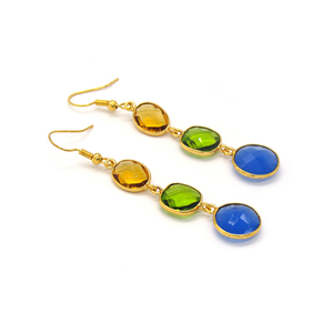 Boucles d'oreilles pendantes bohèmes faites à la main avec fleurs et pierres précieuses multiples |   Citrine, péridot, bleu encre, calcédoine |   Plaqué or 18 carats sans nickel - Product Image 1
