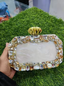 Bolso de Noche de Lujo con Cadenas Bohemias de Resina, Ágata y Pedrería, Hecho a Mano, Ligero, para Bodas de Verano, Bolso de Mano Tipo Clutch para Chicas, Moderno, con Forma de Media Luna, para Uso Diario - Product Image 4