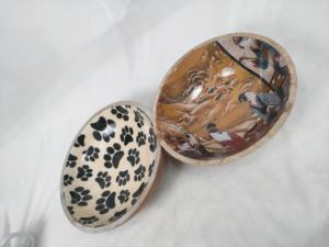 Tazón para Ensalada Artesanal de Madera de Acacia con Borde Crudo - Tazón Ecológico Desechable con Tonos Claros/Oscuros, Apto para Lavavajillas - Product Image 2