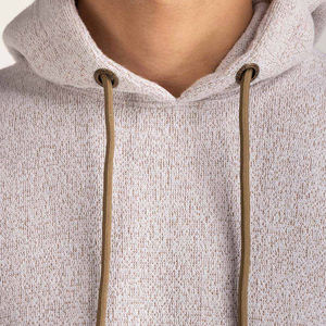 Sudadera gris claro hecha con 100% algodón polar que proporciona una sensación suave y cálida y un ajuste relajado para comodidad y estilo diarios. - Product Image 3