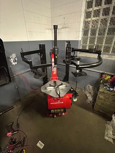 Suministro del fabricante: Oferta 2025 para máquina desmontadora de neumáticos Hunter, desmontadora de neumáticos TCX 505 económica en venta - Product Image 3