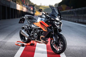 NEW HOT DEAL KTMs 1390 Super Duke GT - Product Image 2