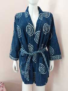 Veste Kantha 100% coton cousue à la main de qualité pour exportation Kimono imprimé lavable matelassé avec taille naturelle Longueur midi Inde - Product Image 6