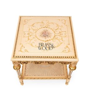 Table d'appoint carrée de luxe en crème avec peinture florale à la main et étagère en rotin à deux niveaux, accents dorés ornés pour un décor classique - Product Image 3