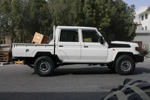 LANDCRUISERS LC79 DC 2 8 DIESEL MT 2025 DE CALIDAD SUPERIOR, OPCIÓN BÁSICA, GCC 4WD, EN PERFECTO ESTADO, IMPECABLE, EXCELENTE CONDICIÓN, MEJOR OFERTA EX - Product Image 2