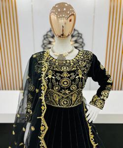 แกลมัวร์เจียมเนื้อเจียมตัว: ชุดเดรสมุสลิม Abaya ผู้หญิง ดูไบ - เติมตู้เสื้อผ้าของคุณด้วย Abayas เจียมเนื้อเจียมตัวและมีสไตล์เพื่อการผสมผสานของความสง่างาม - Product Image 6