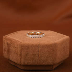 สายคาดแต่งงานคลาสสิกชั่วนิรันดร์ตัดวงรีเต็มรูปแบบปลูกเพชร18KT หรูหราชุบทองการตั้งค่าฝาที่สง่างาม - Product Image 1