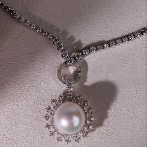 Sunlit Dreams Collier luxueux avec diamants et perles 18K/925S Collier élégant en plaqué or 18K - Product Image 1