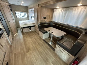 Vendeur Vérifié pour Mercedes Sprinter d'occasion 2018 F-o-r-e-s-t R-i-v-e-r F-o-r-e-s-t-e-r M-b-s 2401W Prêt pour le Voyage - Product Image 3
