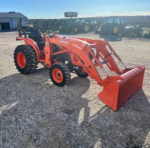 Tractor Agrícola Kubota L3301 2020 |   Tractor Compacto Diésel de 33 CV con Tracción en las 4 Ruedas en Existencia, Opción de Tractor con Tracción en las 2 Ruedas - Product Image 4