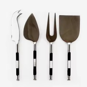 Ensembles de fromage en métal au design étonnant avec manche en résine finition or pour les hôtels couteaux à fromage kits d'épandeurs de beurre - Product Image 6