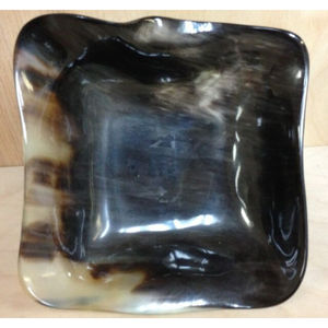 Bol de service en corne élégant noir de qualité supérieure avec une forme unique, parfait pour une table à manger élégante et une collection de cuisine moderne - Product Image 6