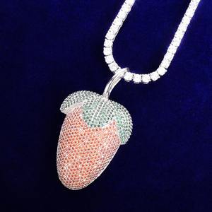Meilleures ventes Collier pendentif fraise en moissanite rouge glacé Hip Hop avec argent 925 plaqué or Bijoux brillants à bas prix - Product Image 3