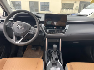 2023 Frontlander luxe Transmission automatique V6 cylindre droite gauche direction sièges en cuir parfait état voiture d'occasion - Product Image 3