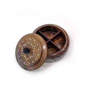 Boîte à épices de table en bois naturel imprimé de qualité supérieure avec compartiments séparés pour épices et fruits secs - Product Image 1