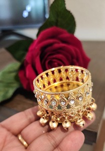 Bougeoir en métal avec bougie chauffe-plat de style Ghoongroo tonifié Jhumka avec accents de cristal-Luxueux décor à la maison - Product Image 4