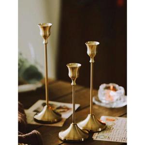 Nouvel ensemble de 2 bougeoirs minimalistes avec un design et un matériau uniques aux meilleurs tarifs - Product Image 6