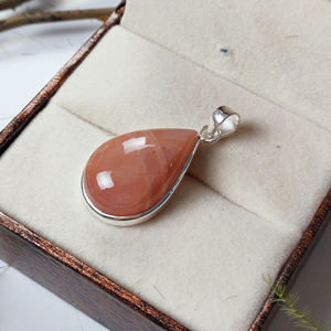 Pendentif en pierre de soleil taille poire bohème, argent sterling 925, fait main, minimaliste, bijoux en collier, vente en gros - Product Image 6