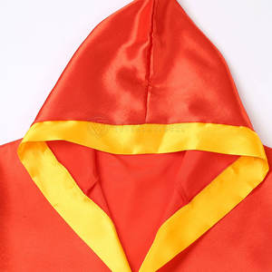 Robes de boxe pour hommes en polyester léger, écologiques, de haute qualité, nouveau style, couleur personnalisée, fabriquées au Pakistan, en vente - Product Image 6