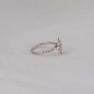 Anillo de compromiso de solitario de diamante cultivado en laboratorio de corte esmeralda, Oro Sólido de 14 quilates con pera y acento de corte redondo, anillo de diamantes, regalo para mujer - Product Image 4