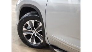 Toyota Highlander XLE FWD 2022, Seminuevo, en Excelentes Condiciones - Product Image 2