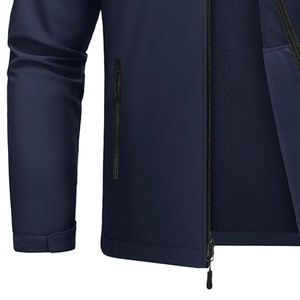 Chaquetas deportivas personalizadas Chaqueta de lluvia Impermeable Peso ligero Hombres Softshell Chaqueta cortavientos impermeable al aire libre - Product Image 4