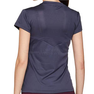 Camiseta de verano para mujer Diseño único con tela cómoda MOQ bajo Hecho en Pakistán - Product Image 2