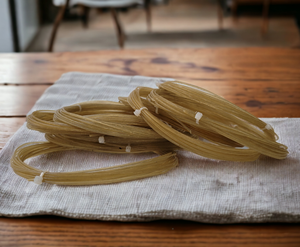 Cuerdas de Tenis de Alta Calidad Hechas con Tripa de Oveja Natural, Potencia Superior, Comodidad y Estabilidad de Tensión para el Rendimiento de la Raqueta - Product Image 1