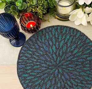 Napperon perlé Chargeur rond fait à la main pour salle à manger de luxe et décor de vacances Pièce unique perlé à la main, napperon, pendaison de crémaillère - Product Image 3