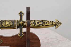 Épée maçonnique de qualité supérieure Tyler Master Mason, lame en acier Damas, étui en cuir noir argenté, poignée en laiton, fourreau, personnalisable OEM - Product Image 4