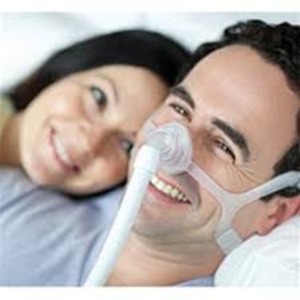 Masque CPAP nasal en tissu Medikonnect Wisp, réutilisable, design minimaliste, ajustement confortable pour les dormeurs latéraux - Product Image 1