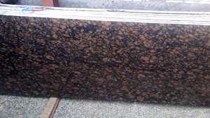 Petite dalle en granit brun baltique pour immeubles de bureaux modernes Design d'intérieur avec des tons riches et une surface polie - Product Image 6