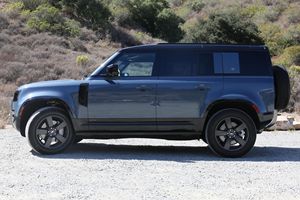 Land Rover Defender 110 X-Dynamic HSE 2021, Caja de Cambios Automática, Título Limpio, Sin Accidentes, con Bajo Kilometraje - Product Image 3