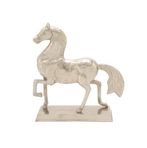 Sculpture artistique en aluminium coulé mettant en valeur un design épuré et une identité visuelle sophistiquée - Product Image 2