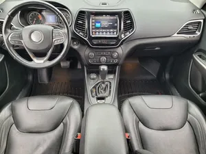 Jeep Cherokee Limited 2019 d'occasion, super propre - Product Image 5