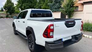 รถยนต์โตโยต้า ไฮลักซ์ ซีดาน ปี 2022 ขับเคลื่อน 4 ล้อ เบาะหนัง ระบบควบคุมความเร็วอัตโนมัติ ระบบควบคุมความเร็วอัตโนมัติแบบแปรผัน (ACC) เกียร์อัตโนมัติ กล้องมองหลัง 360 องศา 5 ที่นั่ง ไฟ LED เครื่องยนต์ 4.5 ลิตร หลังคาพาโนรามา - Product Image 5