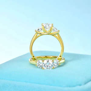 Bague de fiançailles et de mariage en moissanite D Color VVS 6,5 mm 5 mm, argent sterling 925 pur, trois pierres, bande classique, coupe brillante pour femmes - Product Image 3